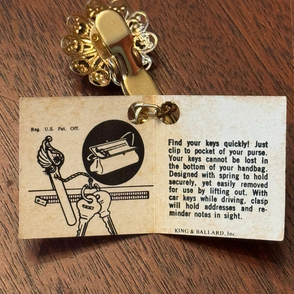 VTG King's Key Finder Los Angeles Ruby Red Rhinestone Engraved Metal Key Chain - Picture 4 of 5